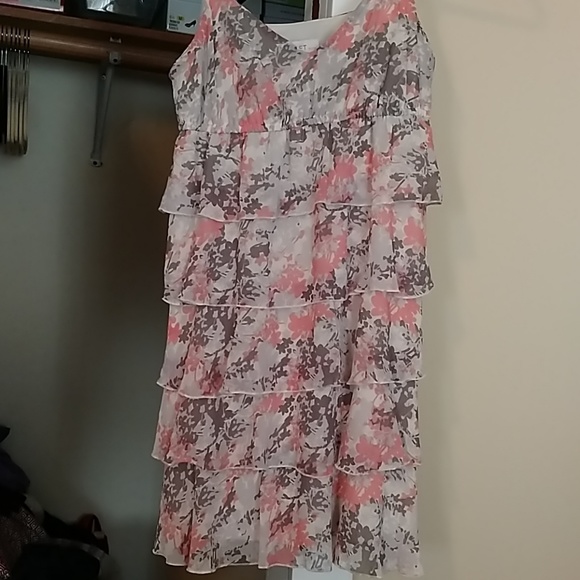 **3/$15** LOFT tiered chiffon dress XSP - Picture 1 of 4